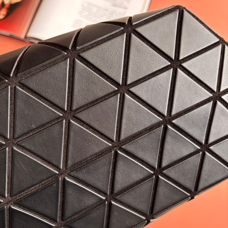 限定款::BAO BAO ISSEY MIYAKE :: CRYSTAL MATTE 霧面啞光斜背手提兩用包 水晶包 三宅一生-16