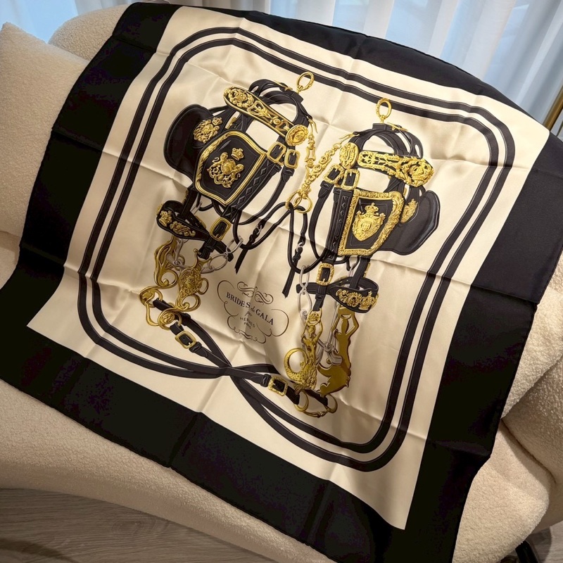 HERMES 華麗的繮轡黑金絲巾 全新品-0