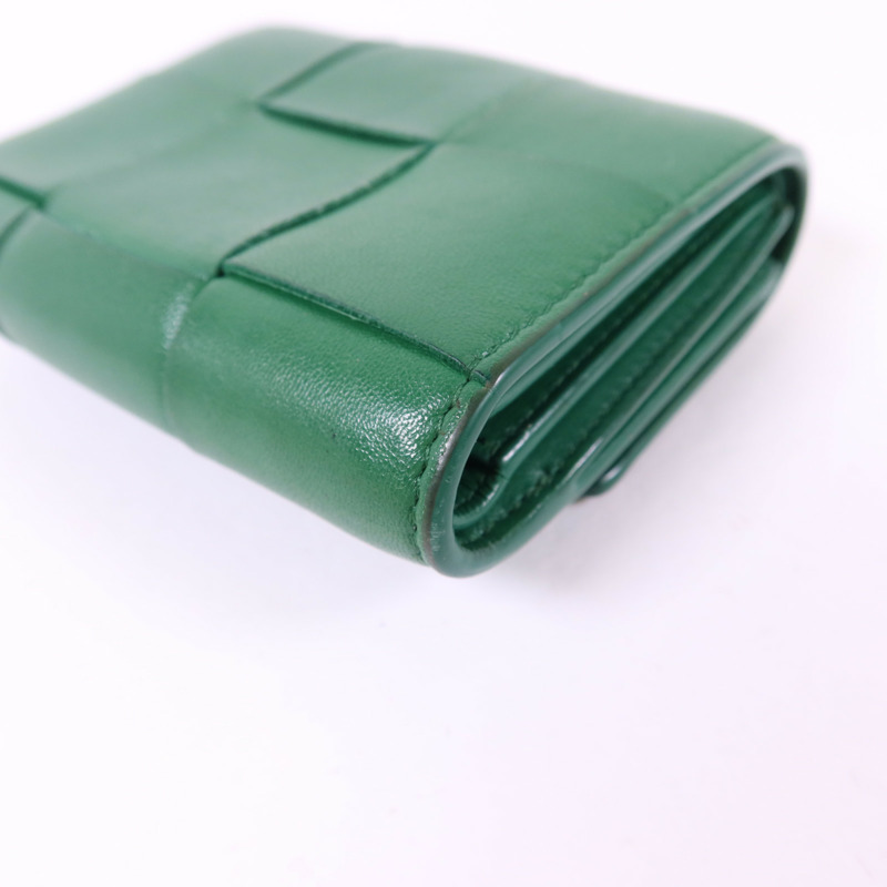 BOTTEGA VENETA 羊皮皮革Cassette Trifold Short Wallet金扣錢包-14