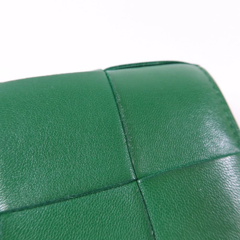BOTTEGA VENETA 羊皮皮革Cassette Trifold Short Wallet金扣錢包-16