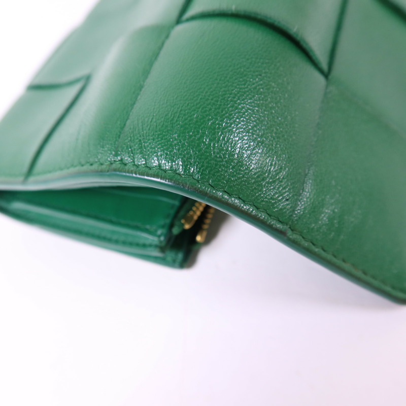 BOTTEGA VENETA 羊皮皮革Cassette Trifold Short Wallet金扣錢包-20