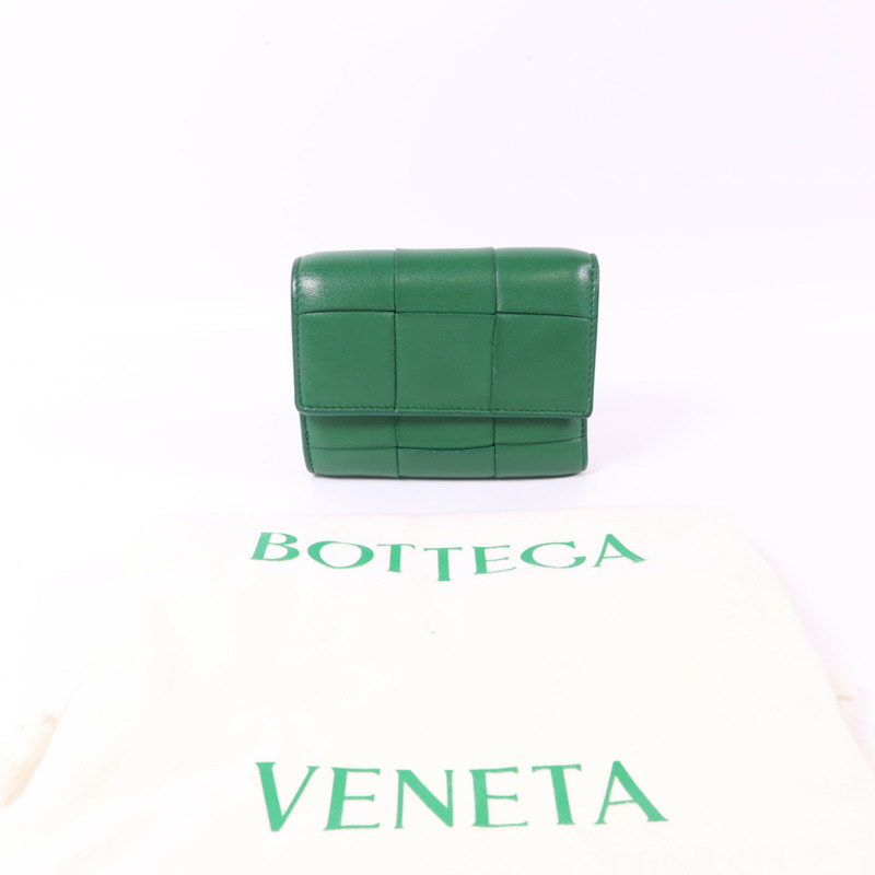 BOTTEGA VENETA 羊皮皮革Cassette Trifold Short Wallet金扣錢包-24