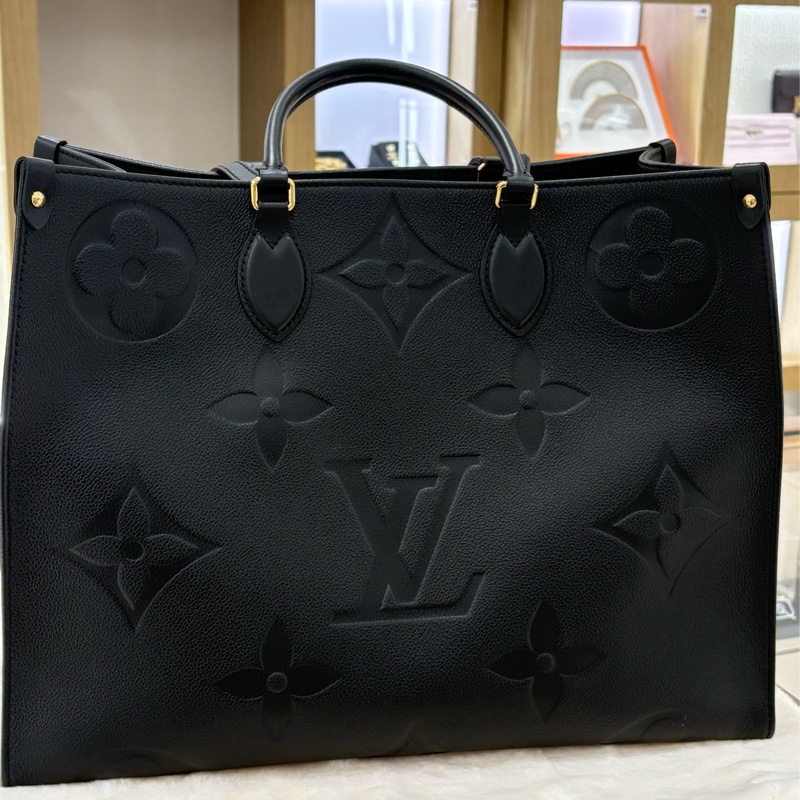 Louis Vuitton  On the Go 全新大容量 男女通用❤️‍🔥-1