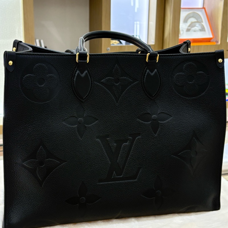 Louis Vuitton  On the Go 全新大容量 男女通用❤️‍🔥-2