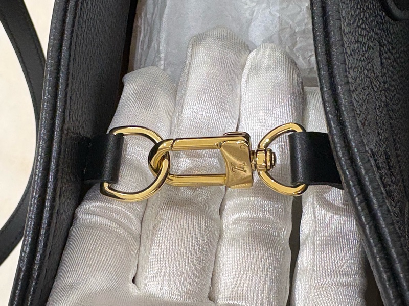 Louis Vuitton  On the Go 全新大容量 男女通用❤️‍🔥-6