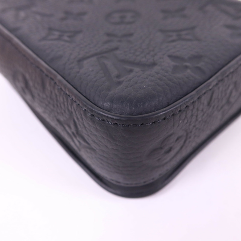 LOUIS VUITTON Monogram Taurillon S-Lock Vertical Wearable肩背袋-14