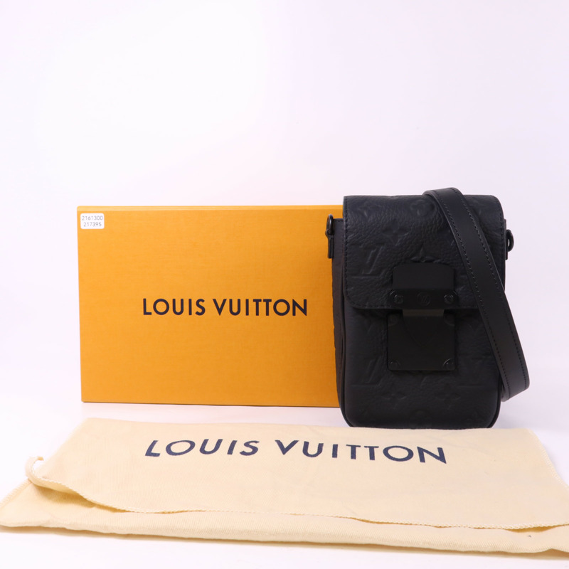 LOUIS VUITTON Monogram Taurillon S-Lock Vertical Wearable肩背袋-15