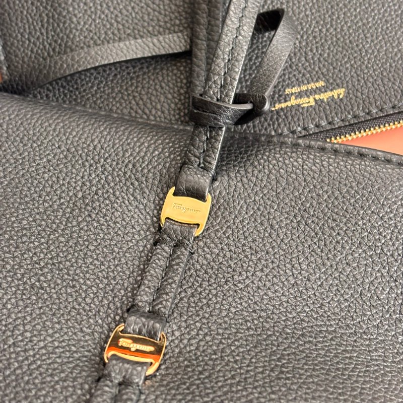 ::Salvatore Ferragamo:: Vara GG-21H604 黑色皮革手提包 托特包 肩背包-7