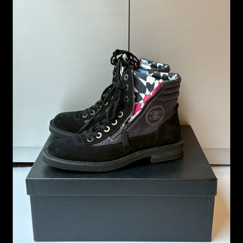 Chanel 碎花內裡布加麂皮黑短靴-2