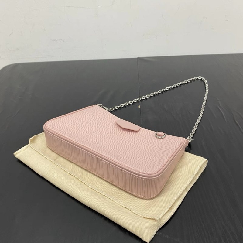 LV easy pouch on strap芭蕾粉水波紋大麻將腋下包 芯片款 19*11*3 98新配件塵袋-2