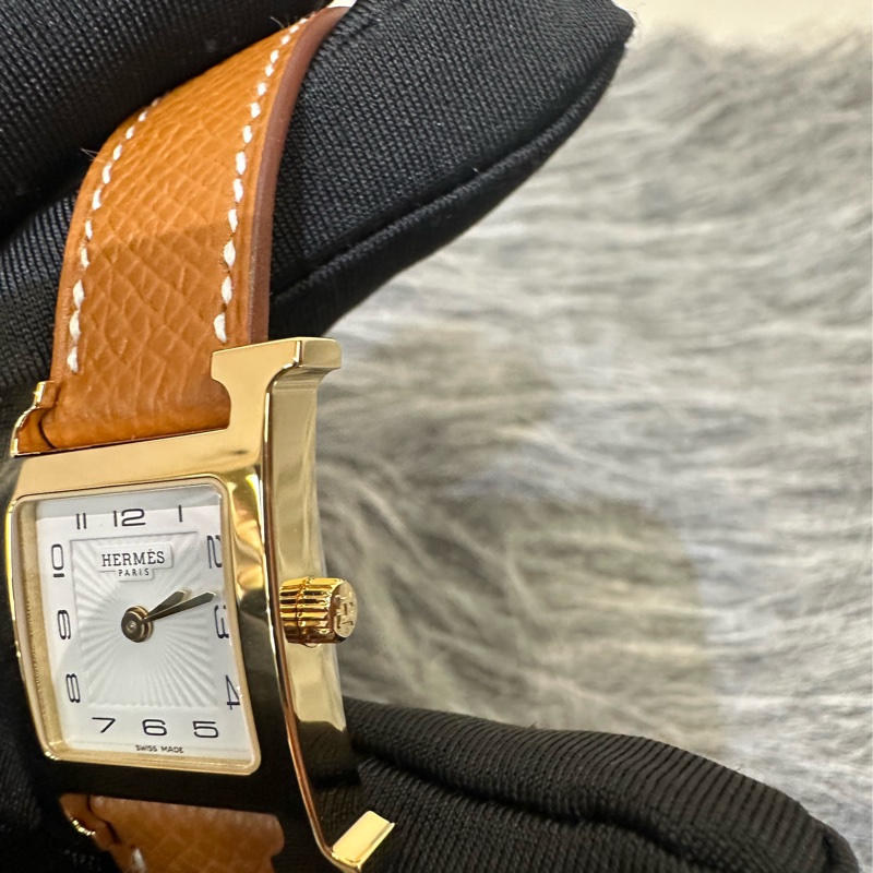 Hermes 經典金棕金Heure H石英腕錶HH1.201-3