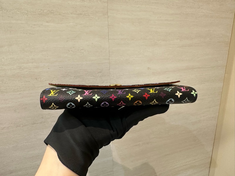 LV 黑彩原花內拚淡草綠金釦村上隆聯名Sarah內10卡零錢袋下釦長夾M93748-4