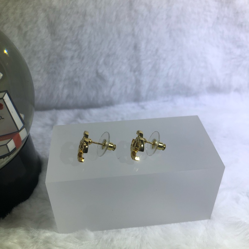 Chanel Coco Crush 系列菱格紋黃金耳環I501-2