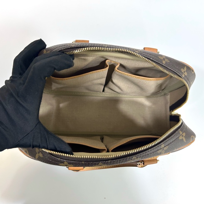 LV原花拉鍊前口袋手提小珍包M42228-5