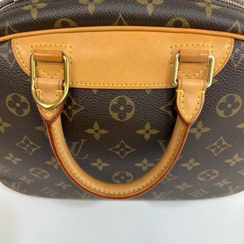 LV原花拉鍊前口袋手提小珍包M42228-7