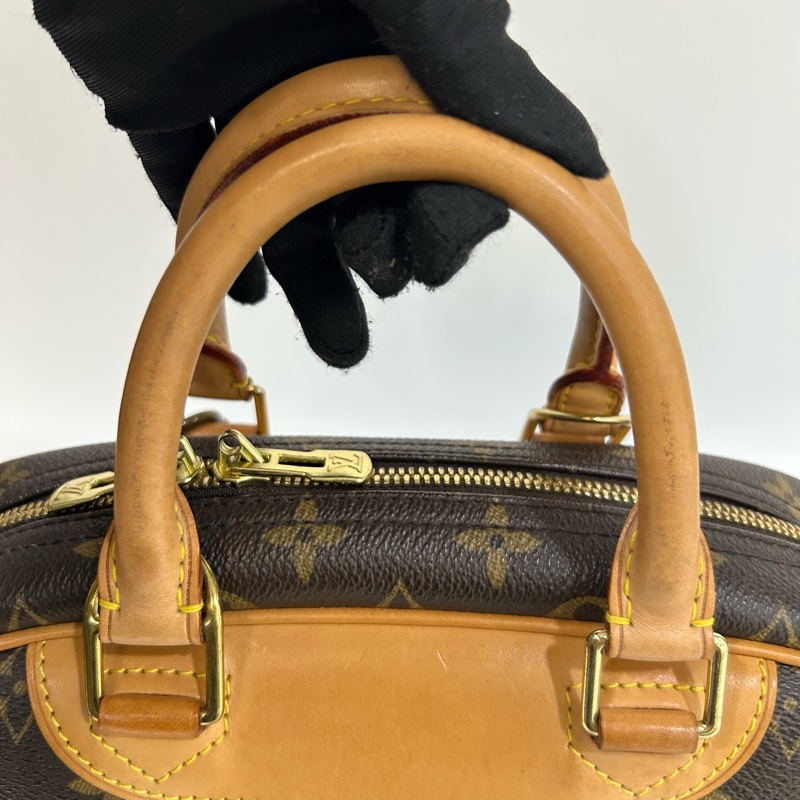 LV原花拉鍊前口袋手提小珍包M42228-10