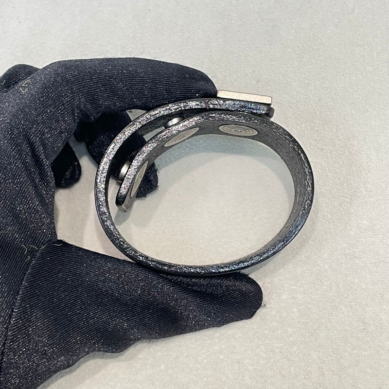 Chanel 中古雙C銀色磨砂方扣皮手帶I515-5