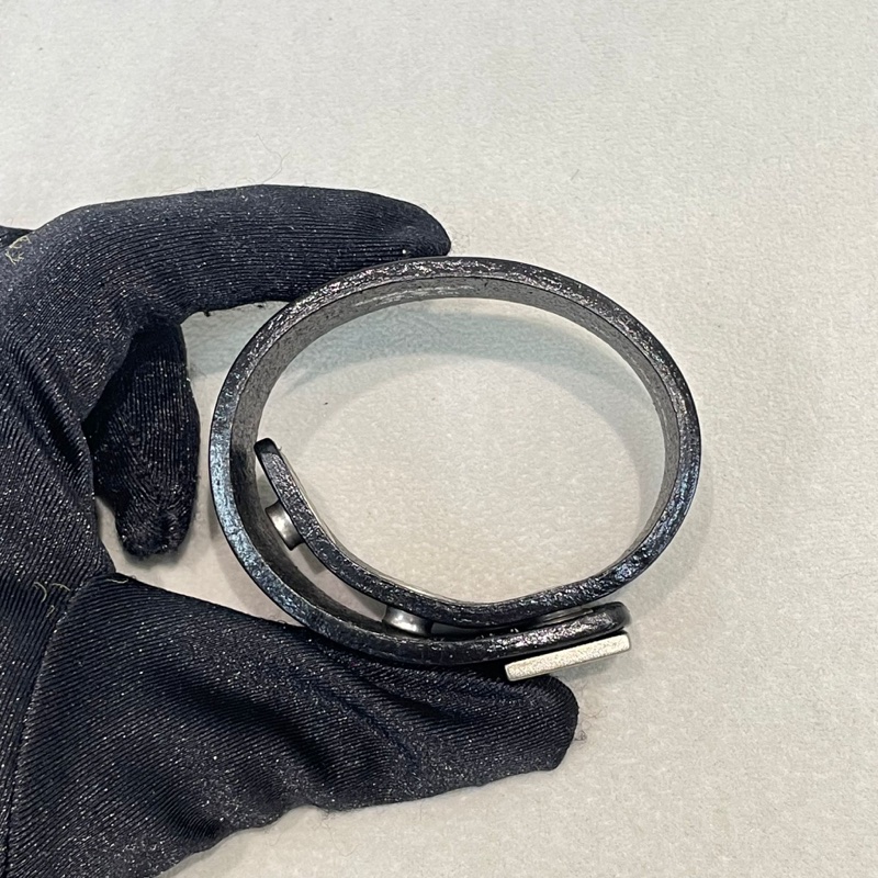 Chanel 中古雙C銀色磨砂方扣皮手帶I515-16