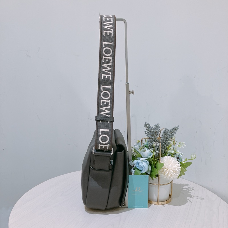 TK1872 Loewe 羅意威灰色軍旅信差斜背包Military Messenger Bag In Supple Smooth Calfskin And Jacquard-2