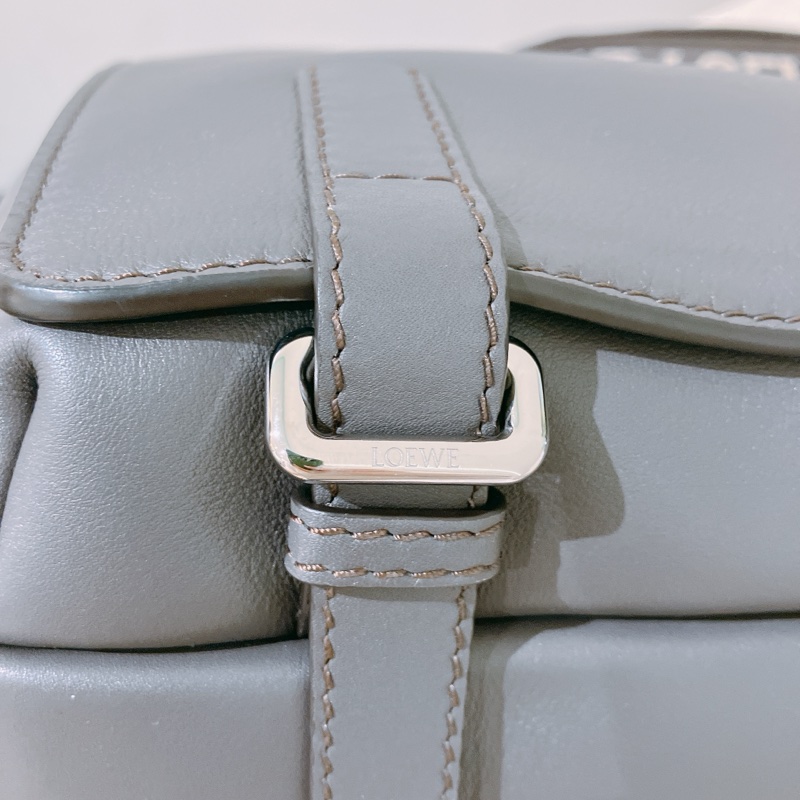 TK1872 Loewe 羅意威灰色軍旅信差斜背包Military Messenger Bag In Supple Smooth Calfskin And Jacquard-19