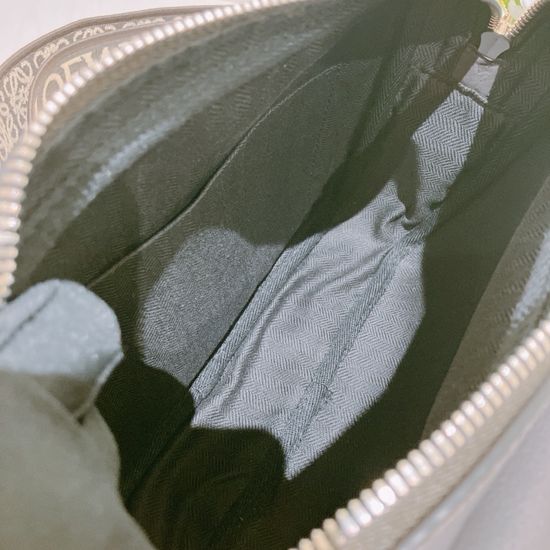 TK1872 Loewe 羅意威灰色軍旅信差斜背包Military Messenger Bag In Supple Smooth Calfskin And Jacquard-24