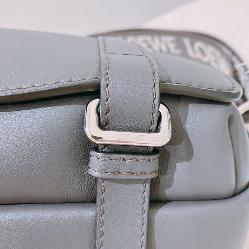 TK1872 Loewe 羅意威灰色軍旅信差斜背包Military Messenger Bag In Supple Smooth Calfskin And Jacquard-36