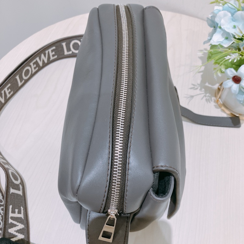 TK1872 Loewe 羅意威灰色軍旅信差斜背包Military Messenger Bag In Supple Smooth Calfskin And Jacquard-49