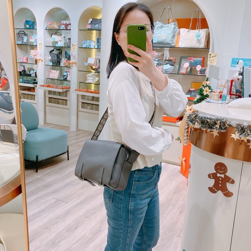 TK1872 Loewe 羅意威灰色軍旅信差斜背包Military Messenger Bag In Supple Smooth Calfskin And Jacquard-54