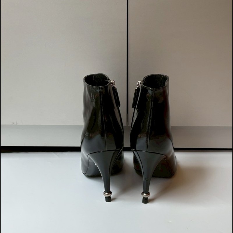 Chanel 黑亮皮細跟珍珠短靴-4