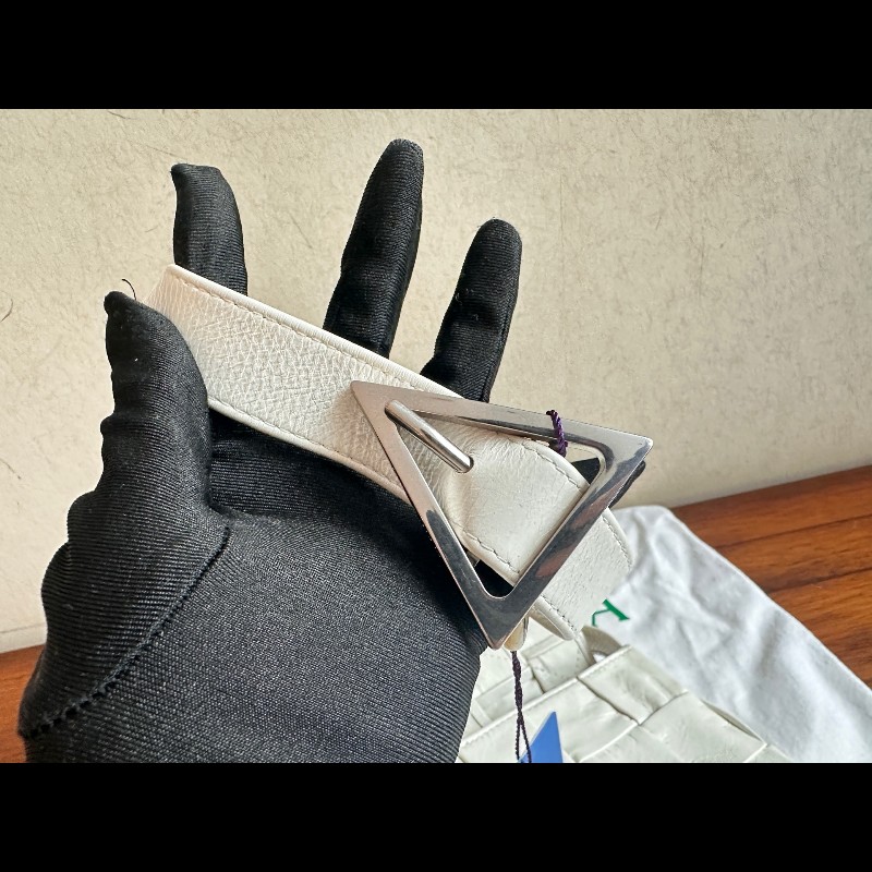 BV cassette小號 15格 奶油白斜背包-10