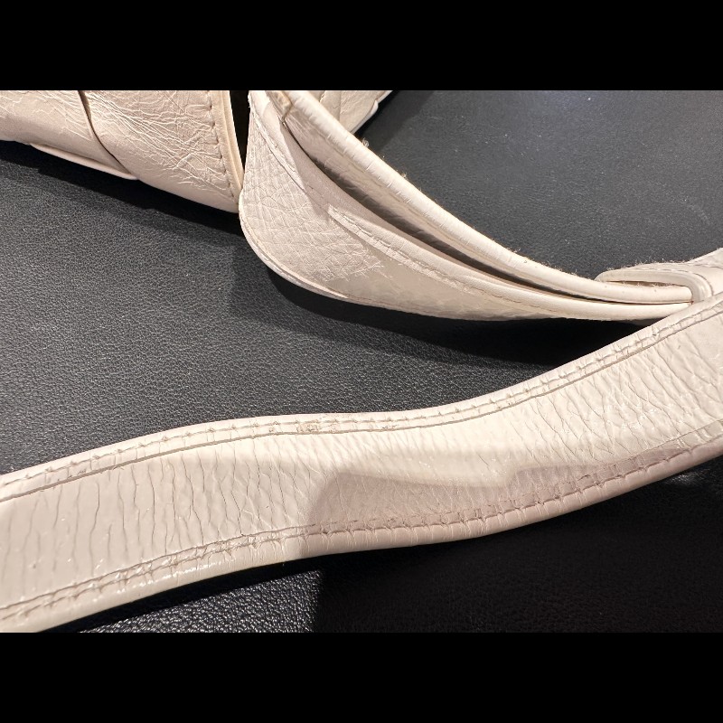 BV cassette小號 15格 奶油白斜背包-13