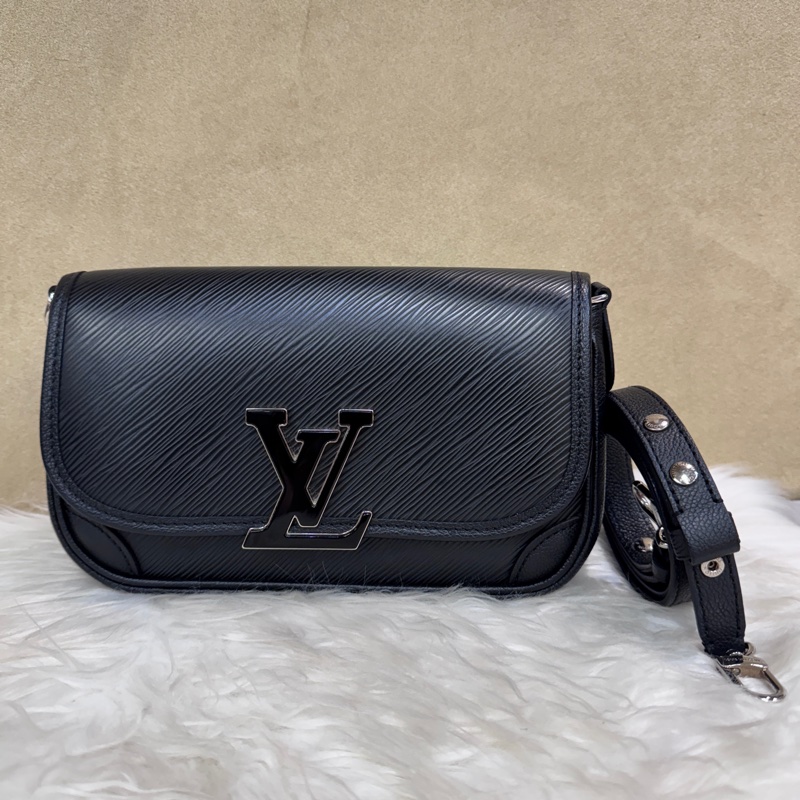 LV Buci 黑Epi肩斜背包 晶片款 三段式背帶-0