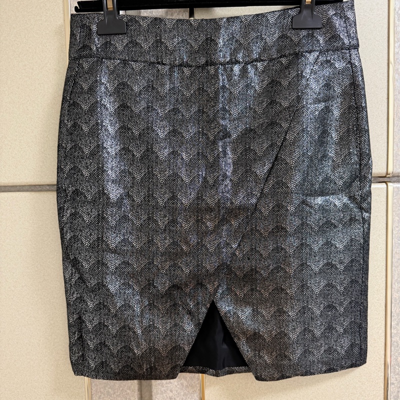 全新法國品牌I’atelier Marey金屬感短裙 M-L可穿-5