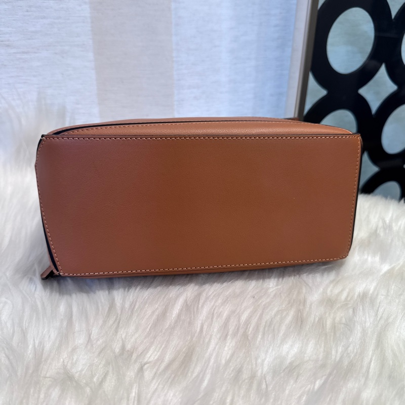 Loewe Puzzle Small 焦糖牛皮手提斜背包 近全新-4