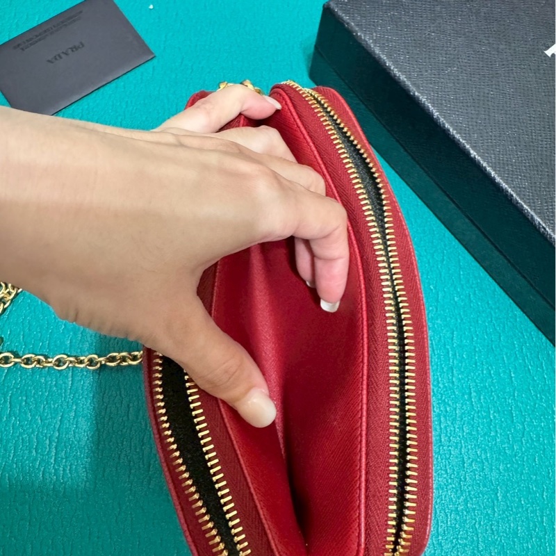 PRADA 紅 牛皮 斜背包 肩背包 WOC-17