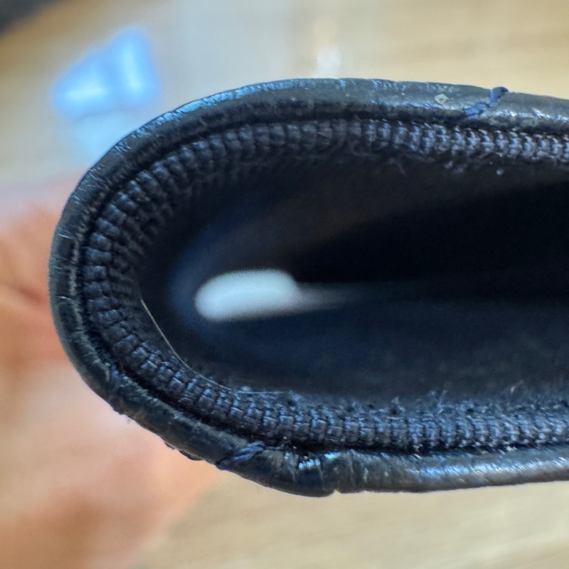 CHANEL魚子醬深藍色護照套-3