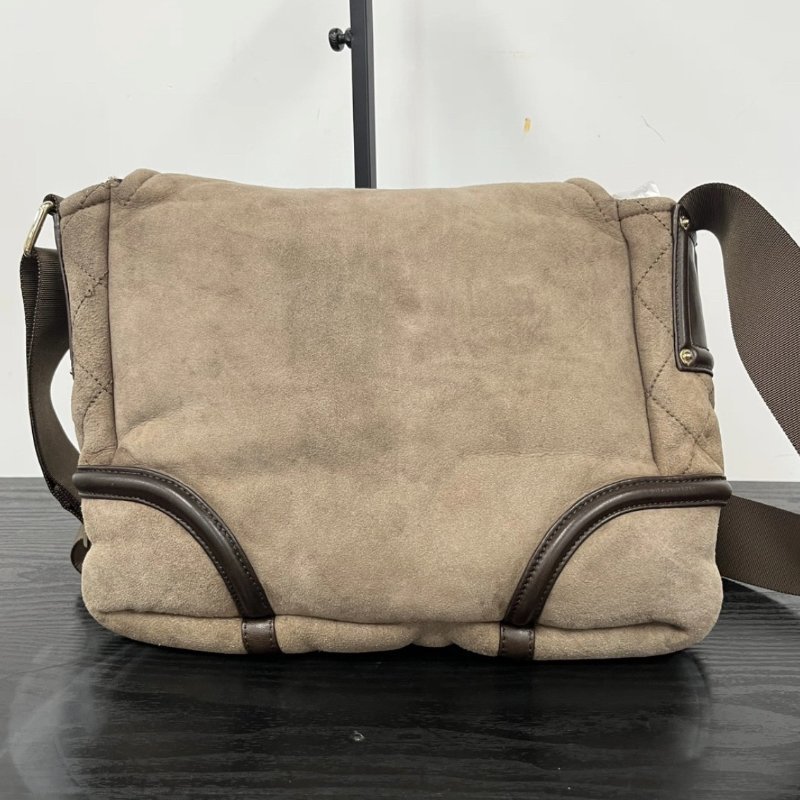 CHANEL 麂皮羊羔毛金扣肩背斜背郵差包 32*24*5 98新配件塵袋-5