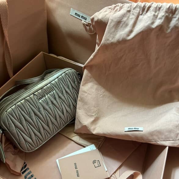 Miumiu雙層相機包🚀太空銀-1
