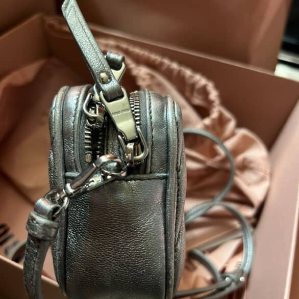 Miumiu雙層相機包🚀太空銀-4