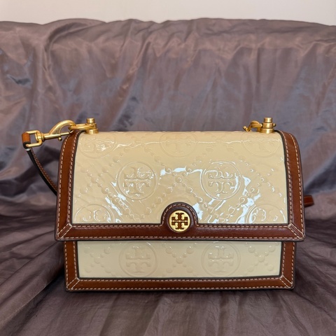 「JL精品代購」Tory Burch 白漆皮 拼棕肩背包