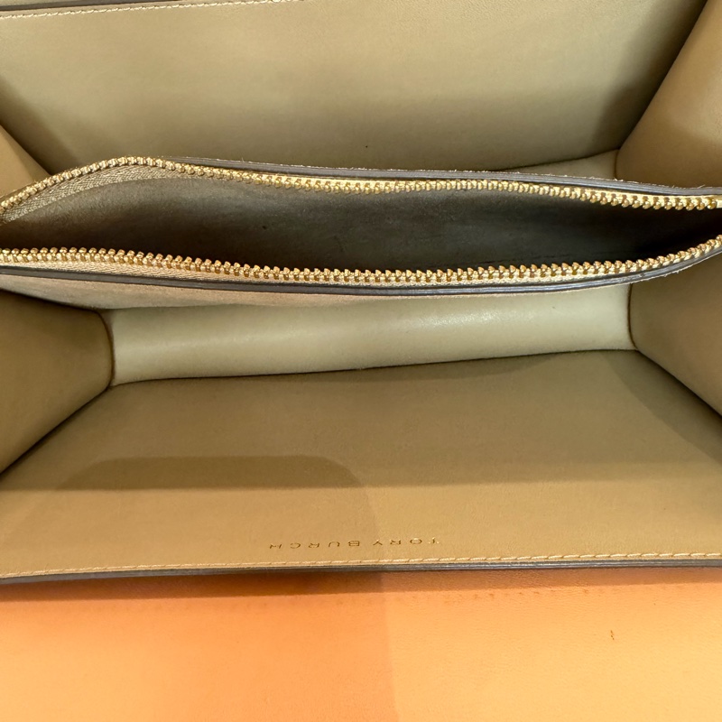 「JL精品代購」Tory Burch 白漆皮 拼棕肩背包-8