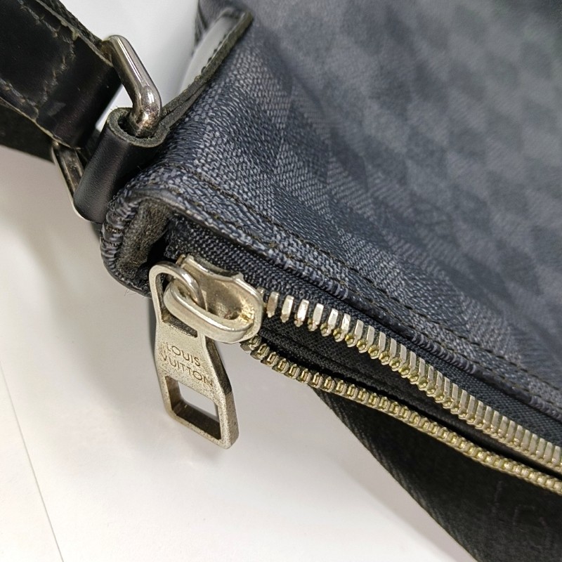 LV Discovery深灰色棋盤格 肩背包斜背包-9