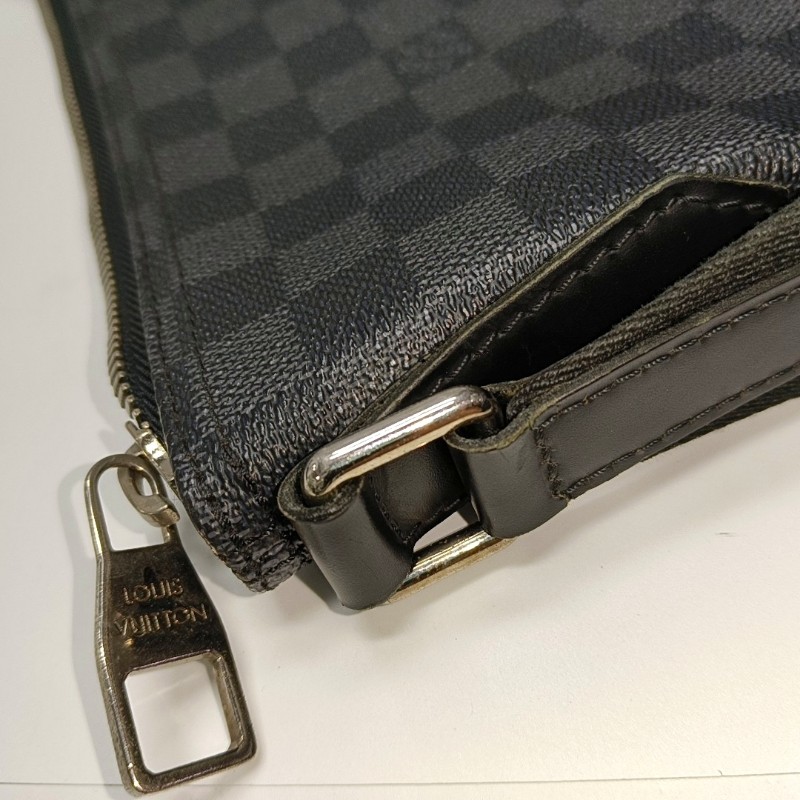 LV Discovery深灰色棋盤格 肩背包斜背包-10