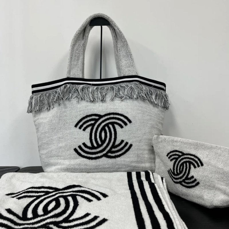 CHANEL 24S水泥灰沙灘托特包盥洗包浴巾三件套 40*36*21 98新配件盥洗包浴巾-0