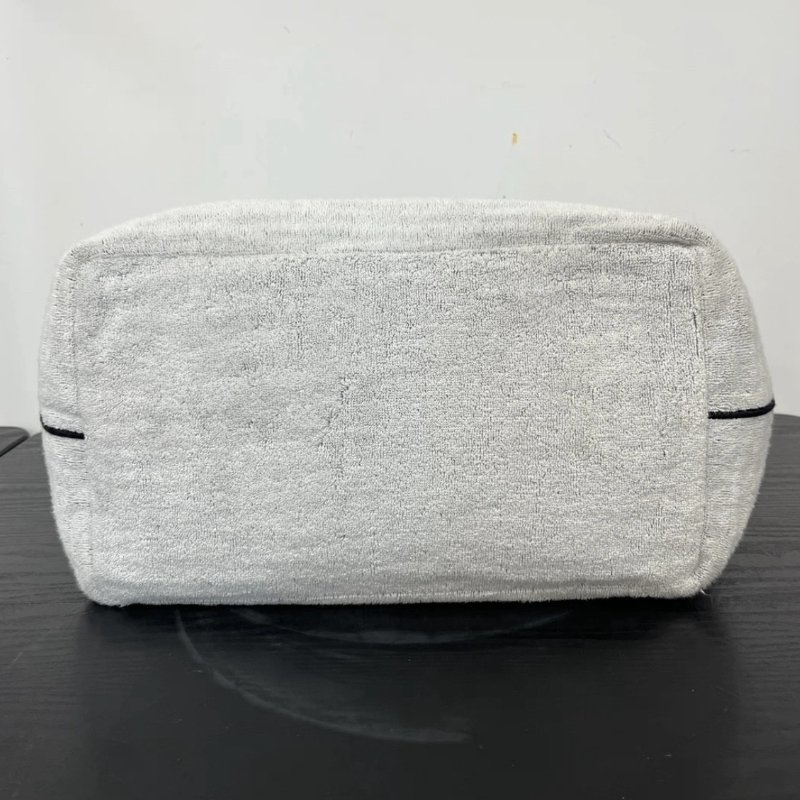 CHANEL 24S水泥灰沙灘托特包盥洗包浴巾三件套 40*36*21 98新配件盥洗包浴巾-4