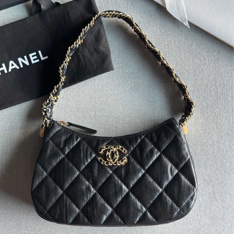 Chanel香奈兒絕美經典雙C 23K 芯片款 大款19 hobo腋下包 肩背包 🖤🤍🖤-1