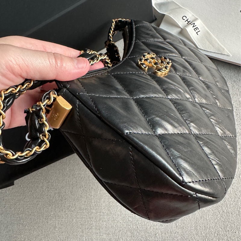 Chanel香奈兒絕美經典雙C 23K 芯片款 大款19 hobo腋下包 肩背包 🖤🤍🖤-25