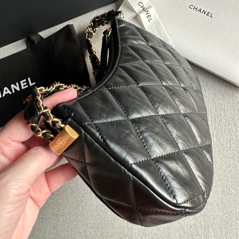 Chanel香奈兒絕美經典雙C 23K 芯片款 大款19 hobo腋下包 肩背包 🖤🤍🖤-27