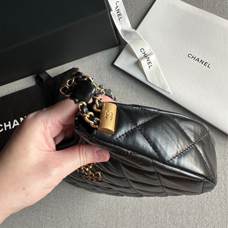 Chanel香奈兒絕美經典雙C 23K 芯片款 大款19 hobo腋下包 肩背包 🖤🤍🖤-28