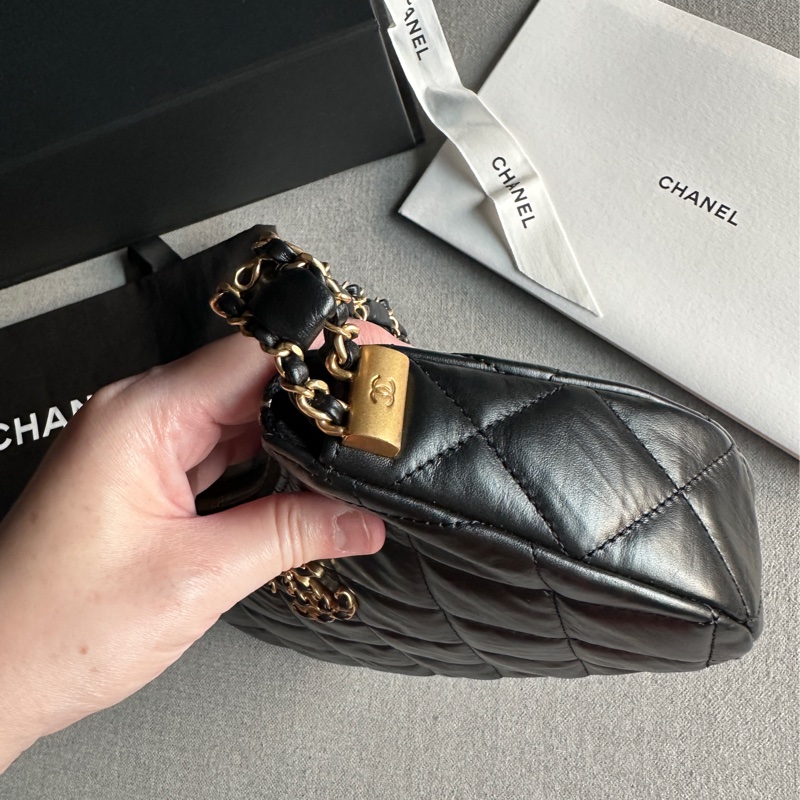 Chanel香奈兒絕美經典雙C 23K 芯片款 大款19 hobo腋下包 肩背包 🖤🤍🖤-40